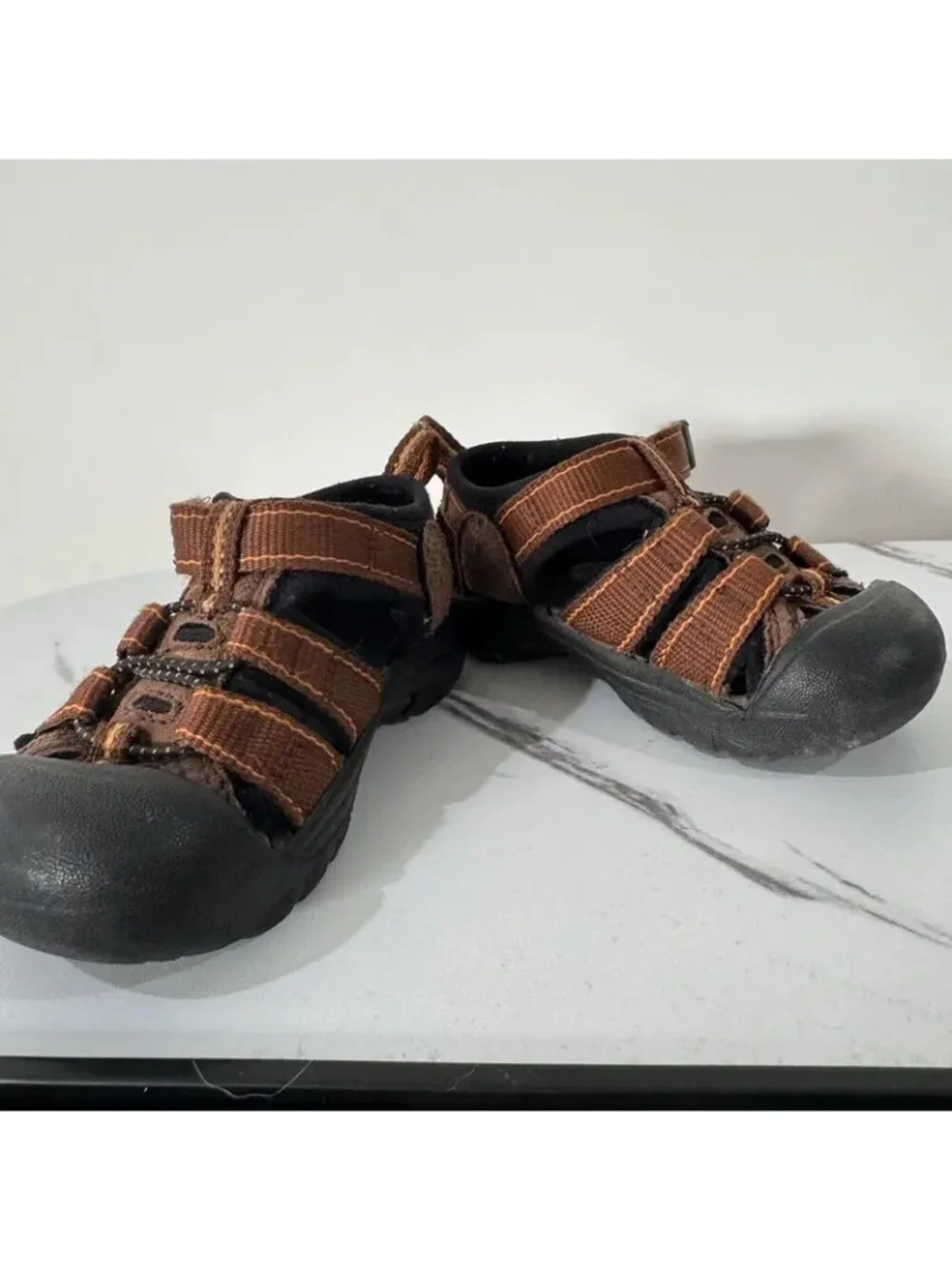 Keen Dark Brown Open Side Fabric Sandals 6